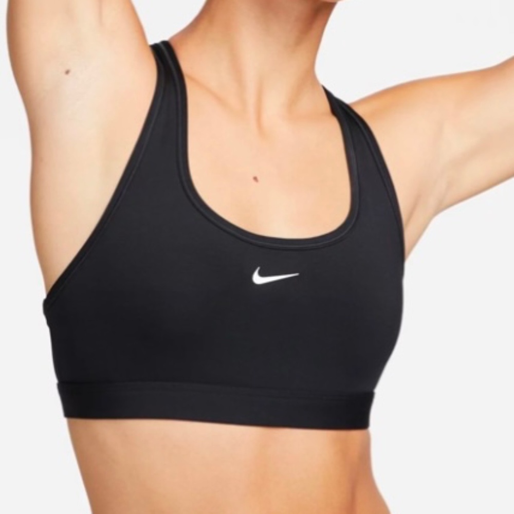 Nike Swoosh Light Support Women's Non-Padded Sports Bra